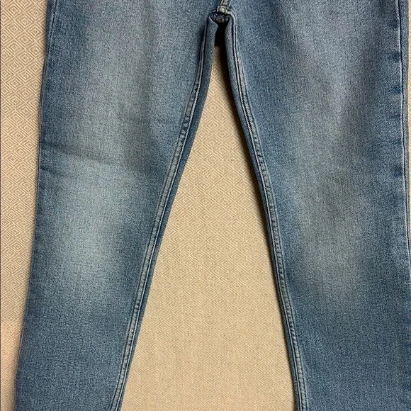 Women's Blue Jeans - Picture 3 of 9